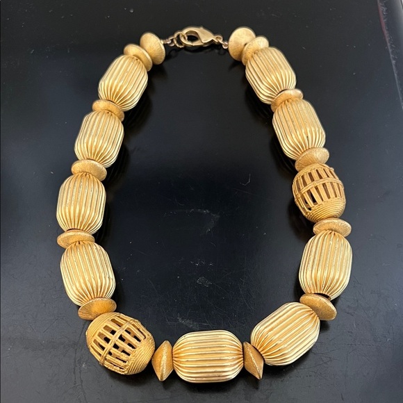 Gorgeous Chunky Gold Necklace NWOT - Picture 3 of 8